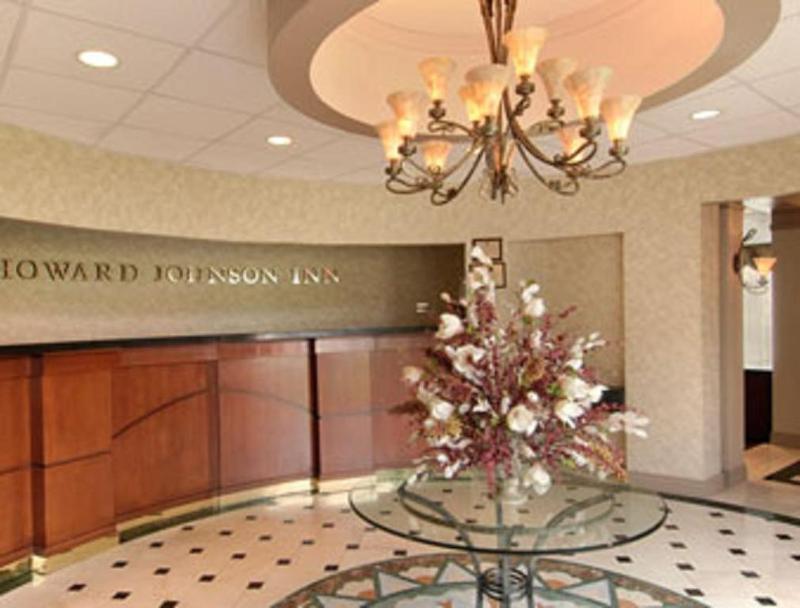 Howard Johnson By Wyndham Newburgh Extérieur photo